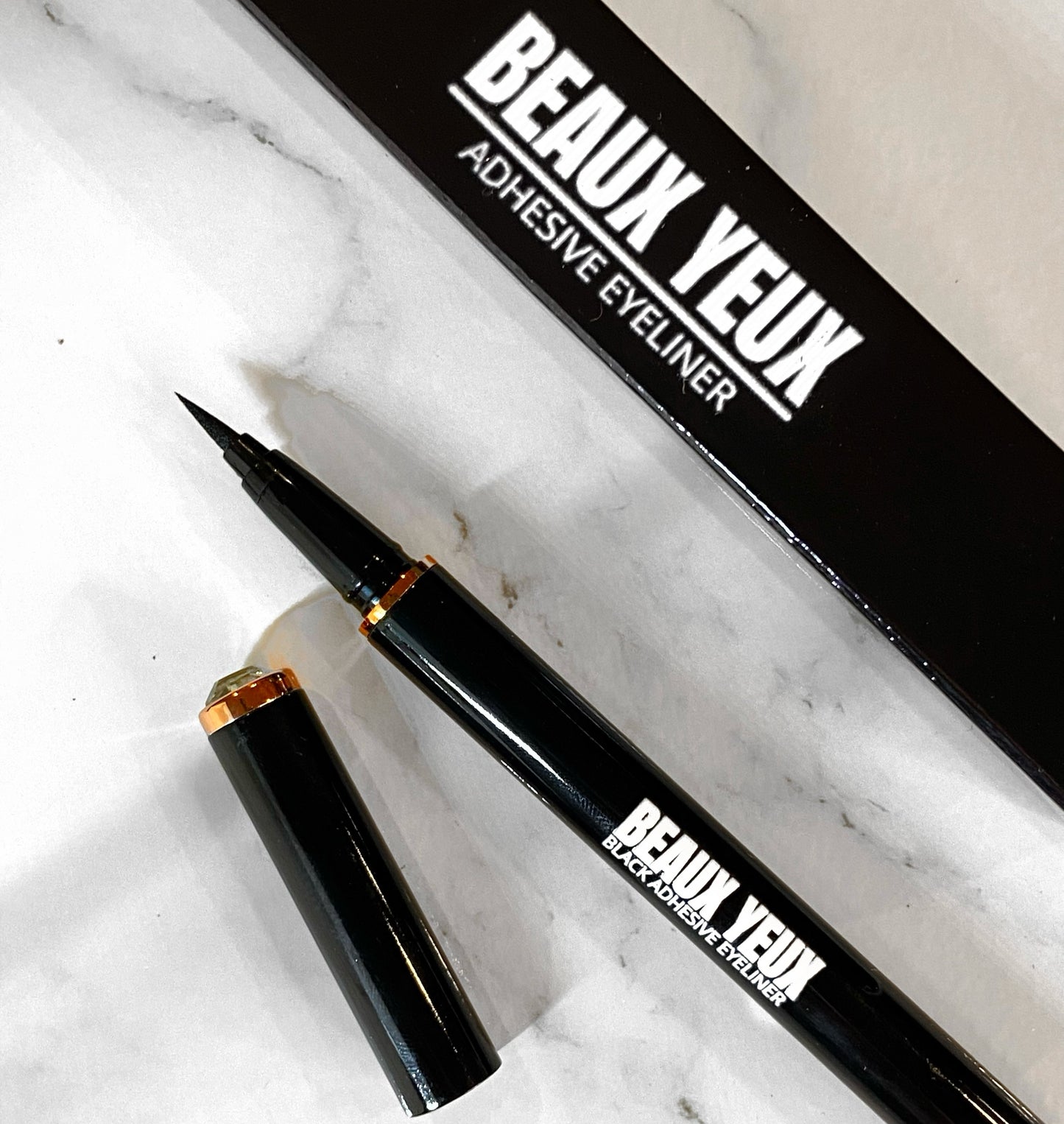 ADHESIVE EYELINER